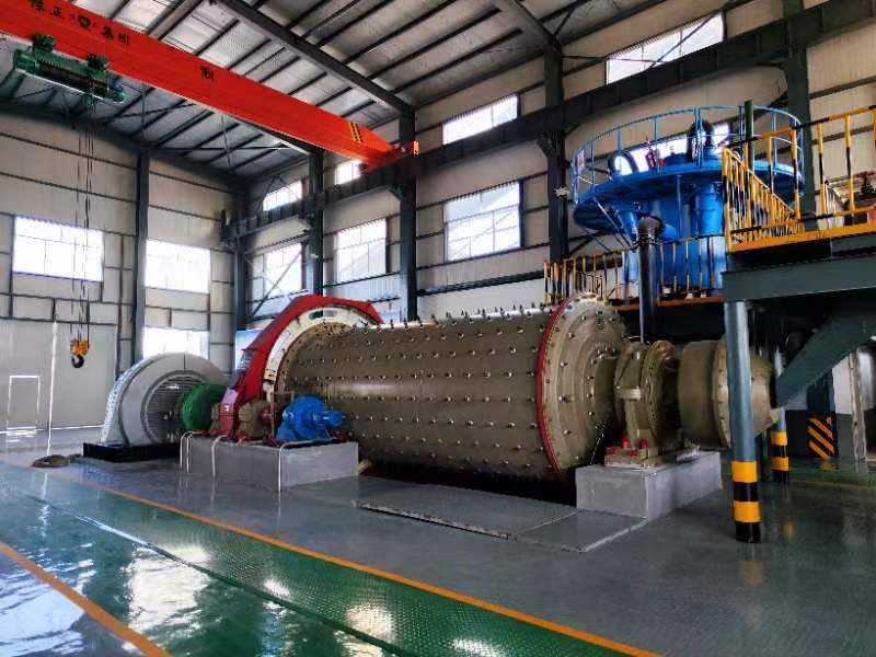 Qingdao Qingzhong Machinery ETC általános szerződési projekt Zhaoyuan Xindongzhuang napi 2000 tonnás aranyfeldolgozó üzem